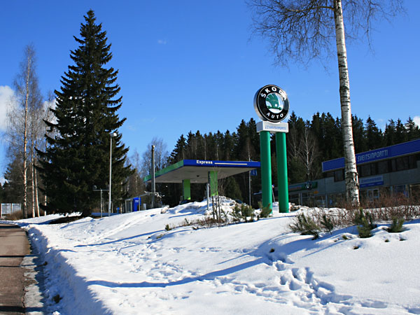 Helletorpankadun autoliikkeit&auml;